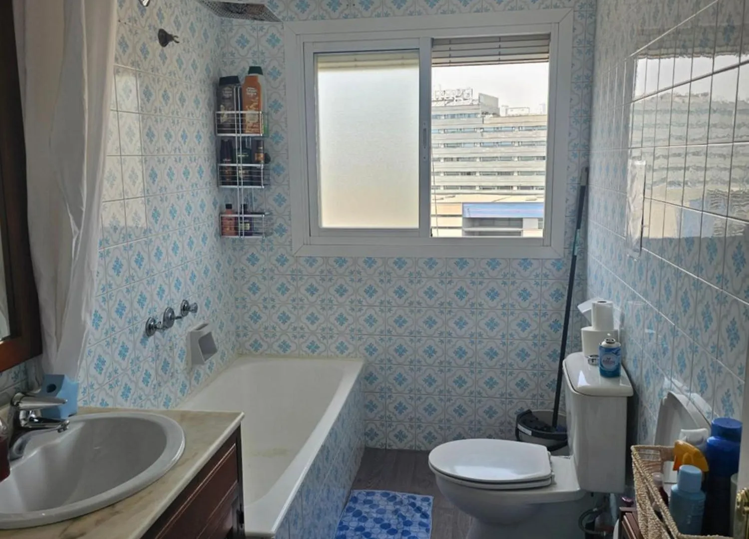 Habitacion Privada Comoda Centro Malaga Vialia Estacion De Tren Maria Zambrano Y Tambien Cerca A La Playa ホームステイ